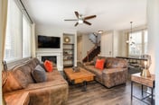 GiannoSilverHome: (Sleeps 6), W/BBQ, Near Downtown