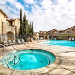 LeParkYellow,Pool,SpaNextoDowntownAirportHospitals