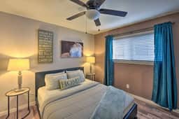 2BD Carmichael Retreat w/BBQ & Pet Garden, Near DT