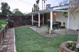 2BD Carmichael Retreat w/BBQ & Pet Garden, Near DT