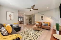 Luxury PALM HOUSE: 3BDw/Pool, Near Galleria Sac.