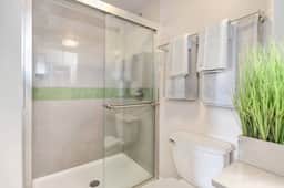 Midtown Garden House w/BBQ & Pet Friendly!
