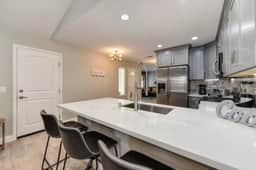 Olive House: A Modern Luxury w/ 3BR Near Downtown