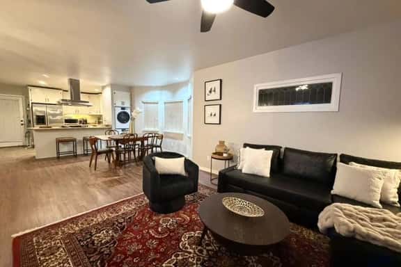 3BR in Midtown w/ PrivatePatio Near Discovery Park - Image 1