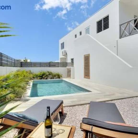 Villa Kiwi 3 min to the Beach with Private Magnesium Pool & Dive Rinse Tank - Image 1