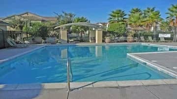 WhiteLeParkPoolSpaDowntowAirport