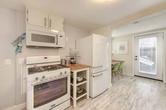 DowntownAlhambra- FullyFenceYardw/BBQ, Walk to All