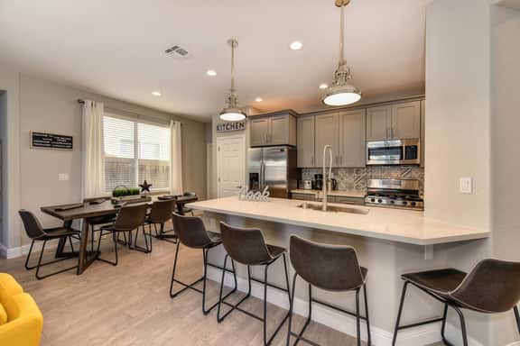 MilanoHouse: Luxury, FullyFenceBYw/BBQ, Near Sac.