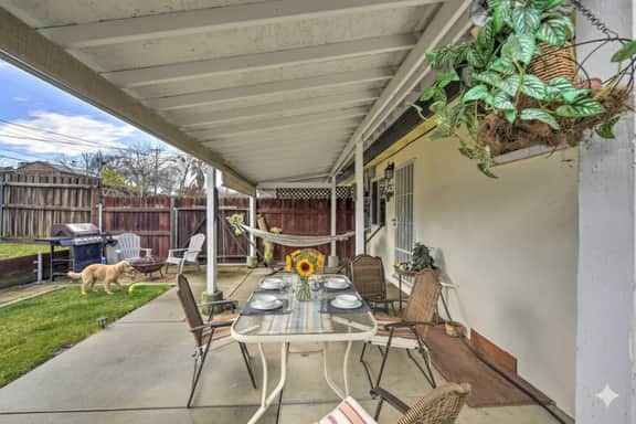 2BD Carmichael Retreat w/BBQ & Pet Garden, Near DT