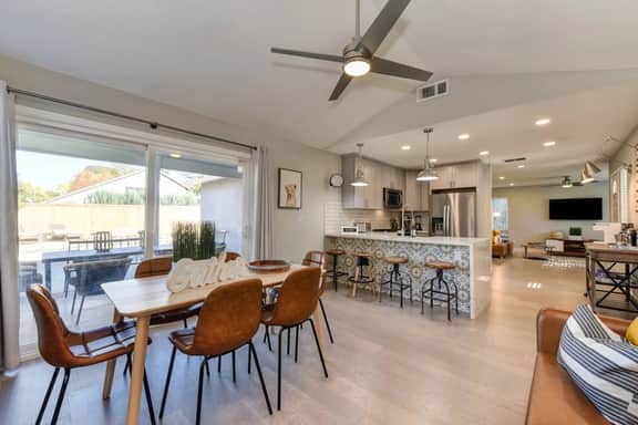 Luxury PALM HOUSE: 3BDw/Pool, Near Galleria Sac.