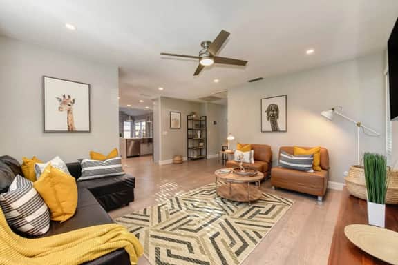 Luxury PALM HOUSE: 3BDw/Pool, Near Galleria Sac.