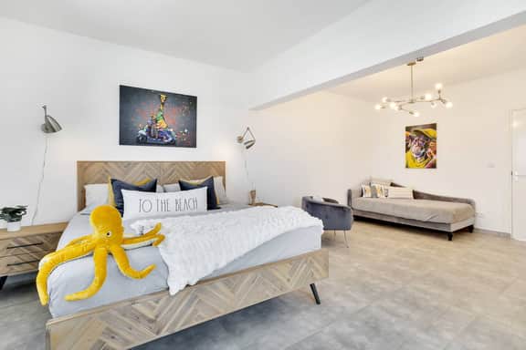 Villa Kiwi 3 min to the Beach with Private Magnesium Pool & Dive Rinse Tank