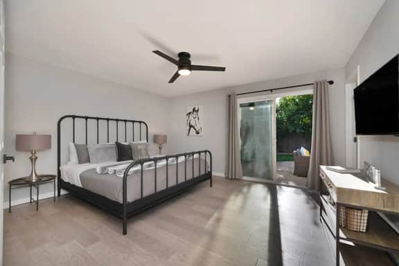Rancho House w/ Luxury private Pool & 4BR plus Den