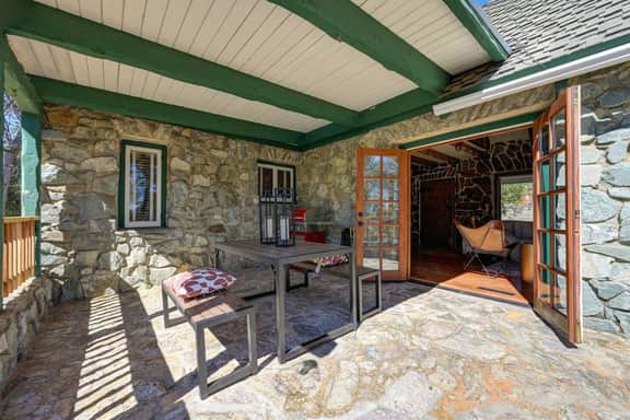 Cozy Auburn Cabin Retreat w/ 4 BD near Downtown