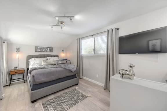 Midtown Garden House w/BBQ & Pet Friendly!