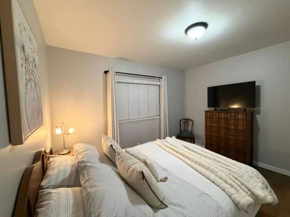 Modern 3BR Retreat | Fast Wi-Fi & Private Patio