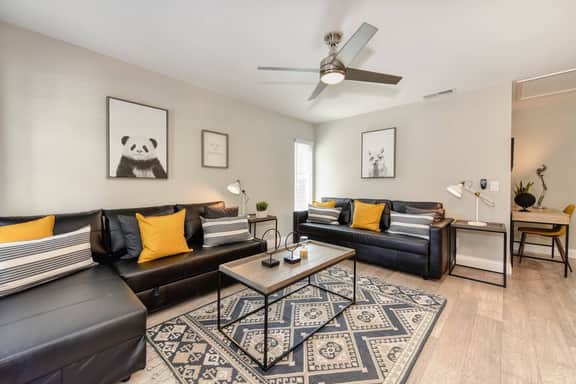 Olive House: A Modern Luxury w/ 3BR Near Downtown
