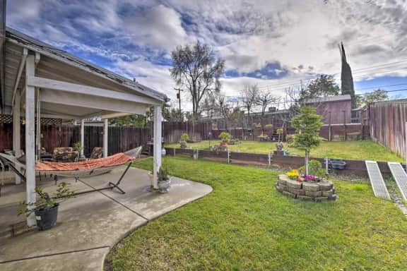 Remodeled 2BR SilverRetreat w/ GardenNear Downtown
