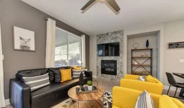 MilanoHouse: Luxury, FullyFenceBYw/BBQ, Near Sac.
