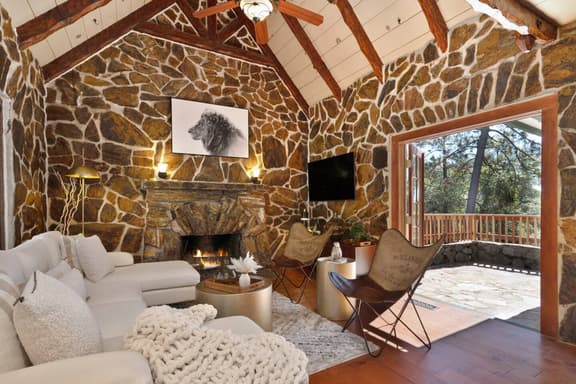 Cozy Auburn Cabin Retreat w/ 4 BD near Downtown