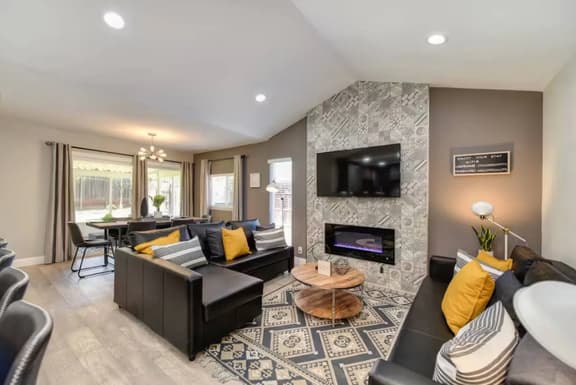 Olive House: A Modern Luxury w/ 3BR Near Downtown