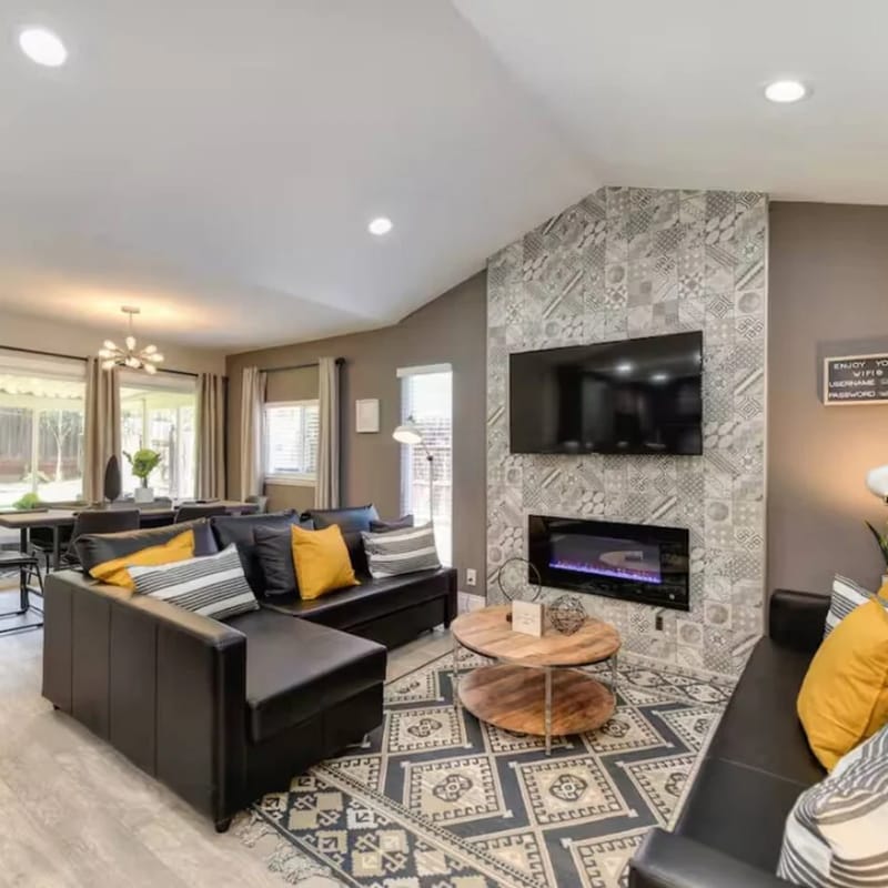 Olive House: A Modern Luxury w/ 3BR Near Downtown